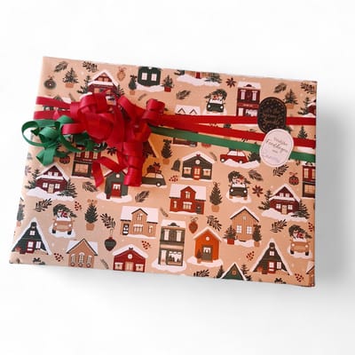 Cadeaupapier kerst - Inpakset kersthuisjes - kerstmis - cadeauzakje - kadopapier - gondeldoosje - kerstcadeau leuk inpakken - xmas - giftwrapping Kijk goed naar het formaat in de productomschrijving