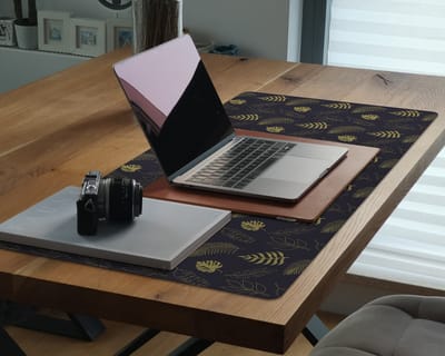 Coloray Bureau Onderlegger - De natuur vertrekt Bureau Pad - 100 cm x 50 cm - Veelkleurig Bureau Onderlegger - Bureau Mat - Bureaumat - Onderlegger Bureau - Bureau Onderlegger Groot