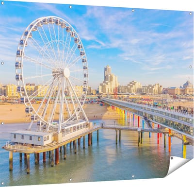 Gards Tuinposter Scheveningen Pier met de Ferris Wheel - Reuzenrad - 150x120 cm - Tuindoek - Tuindecoratie - Wanddecoratie buiten - Tuinschilderij