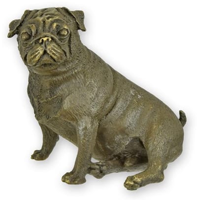 EEN BRONZEN BEELD VAN EEN MOPSHOND
