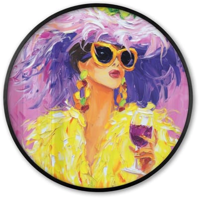Poster in lijst Rond - Fotolijst 60x60 cm - Posters - Zonnebril - Vrouw - Jas - Veren - Ronde posterlijst zwart - Decoratie - Wanddecoratie woonkamer - Muurdecoratie slaapkamer