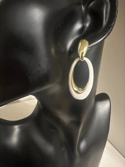 Holle goud/witte oorbellen | Make up | Parfum | Moederdag | Verjaardagscadeau| Cadeautje| Valentijnsdag| Kado | sieraden | vaderdag | oorbellen | oorsieraden