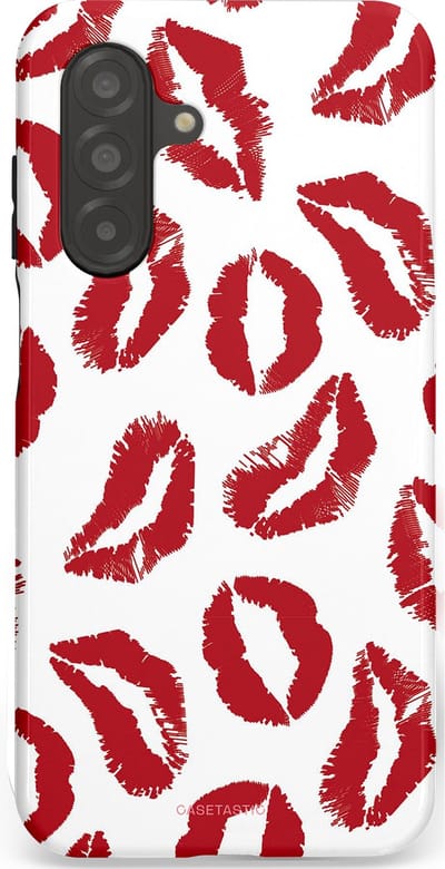 Casetastic Hoesje Geschikt voor Samsung A26 - Stijlvolle Beschermende Duo-layer Case - Liefdeskusjes Rood Zoenen
