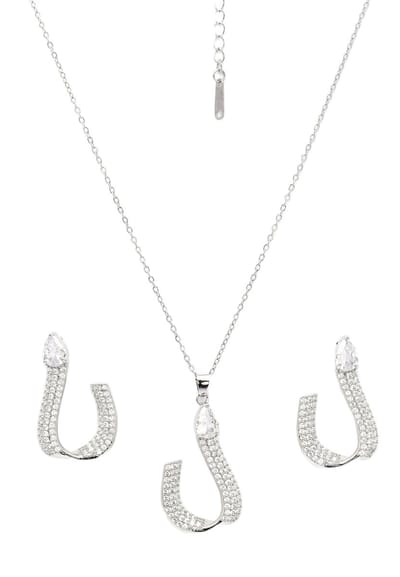 AVANT-GARDE PARIS Shimmering Charm Oorbellen en Ketting Set - Horseshoe Design - 2 Stuks - Rhodium Plated met Steentjes