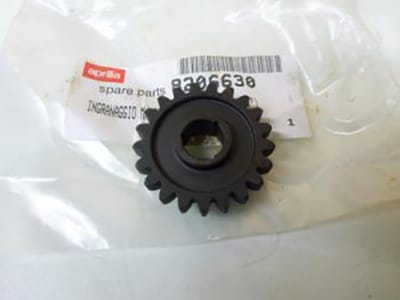 rocher originele kickmoer voor aprilia 50 rx 1995 tot 2004 ap8206630 / 21 tanden nieuw