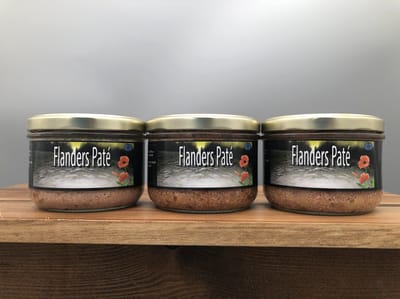 Flanders Paté - 3 x 180g - De Veurn' Ambachtse - Set van 3 bokaaltjes van 180g - Authentieke boerenpaté, gemaakt volgens aloude technieken. Tot 3 jaar houdbaar op kamertemperatuur.