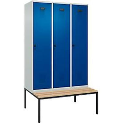 C+P Evolo Plus garderobekast, 3 vakken, 400 mm vakbreedte, met bank eronder, B 1200 x D 815 x H 2120 mm, draaigrendel, lichtgrijs/gentiaanblauw