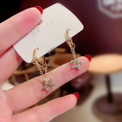 Bloemenoorbellen voor dames, explosiestijl, flitsende diamanten oorbellen, nieuwe trendy, elegante, lange, verfijnde oorbellen white
