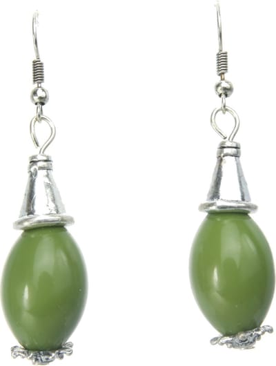 Behave - Vintage oorhangers - Ovale kraal groen - Nikkelvrij