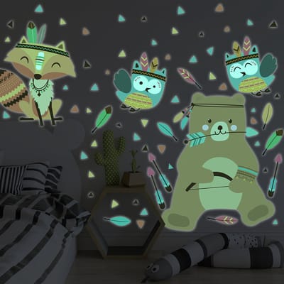 Lichtgevende sticker - Teddybeer en de Indiase dieren - Fluorescerende muur-/plafondsticker voor kinderen - 65x50cm