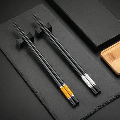 Eetstokjes zwart + 2 stuks eetstokjes planken sushi chopsticks eetstokjes roestvrij staal met houder cadeauset Chinese stokjes Aziatisch bestek met geschenkdoos