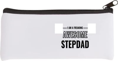 Akyol - i am a freaking awesome stepdad Etui - Papa - de meest geweldigste stiefvader - vader cadeautjes - vaderdag - verjaardagscadeau - verjaardag - cadeau - geschenk - kado - gift - vader artikelen - 20 bij 9 cm
