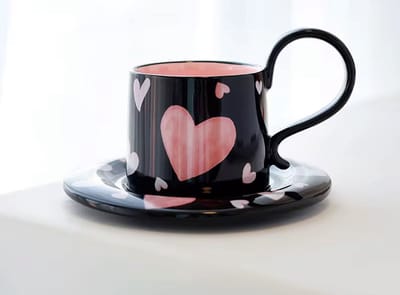 Kop en Schotel met Hart Design – Romantisch Cadeau – Perfect cadeau voor je geliefde - Luxe Geschenkverpakking
