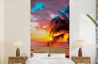 Behang - Fotobehang Palm - Zonsondergang - Strand - Zee - Horizon - Breedte 120 cm x hoogte 240 cm