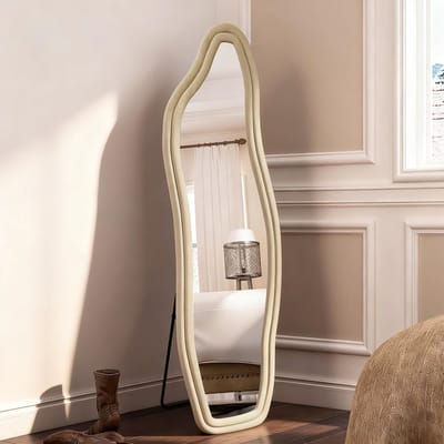 Staande spiegel 140×45 cm – Onregelmatige gebogen vorm met geel frame – Vloerspiegel voor volledige lichaamscontrole & outfit-check