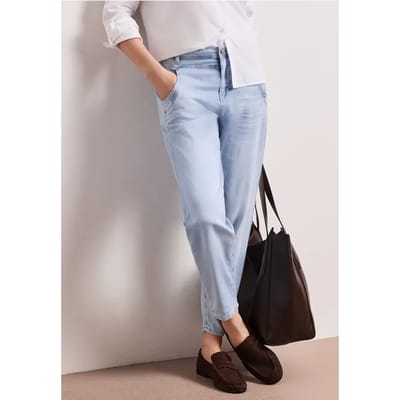 High Waist Barrel Leg Jeans in Loose Fit
