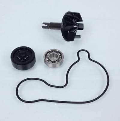 Pompe à eau RMS pour scooter Yamaha 300 CZD X-MAX 2017 à 2020 Neuf