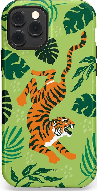 Casetastic Hoesje Geschikt voor Apple iPhone 12/12 Pro Magsafe - Stijlvolle Beschermende Duo-layer Case - Tijgerwoud