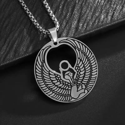 Collier en Acier Titane Coupe Corrosion Tache Pendentif Déesse Égyptienne Isis Collier Simple en Acier Inoxydable gray
