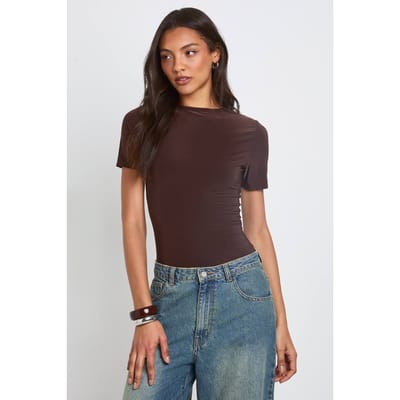 boohoo Dames Lange Dubbele Laag Slinky Korte Mouw Bodysuit | Chocoladebruin | Maat: 46