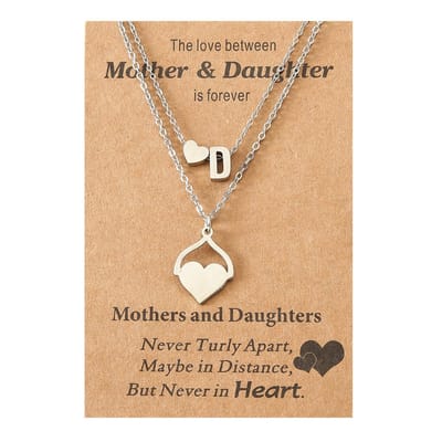 Moeder Dochter Ketting voor 2 met Hartjes en Initiaal "D" - Zilverkleurig - Moeder Dochter Ketting - Vriendschapsketting Cadeau - Pax Amare