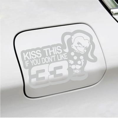 Bumpersticker - Kiss This If You Dont Like 33 - 13,4 X 20 - Licht Grijs