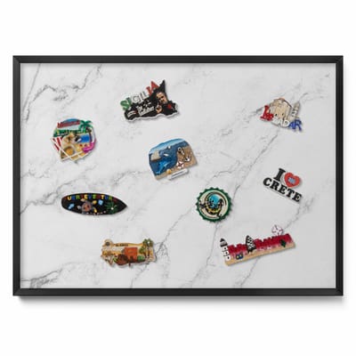 Tulup Magneetbord met Zwarte Frame - Wit Magneetbord Met Decoratieve Patronen - 70 cm x 50 cm - Delicate lichte marmer - Magneetbord voor Foto's en Notities - Magneetbord voor Reissouvenirs - Magnetisch Bord Foto Bevestiging