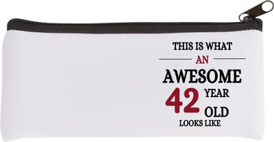 Akyol - an awesome 42 year Etui - Hoera 42 jaar - 42 geworden - verjaardagscadeau - gift - kado - 20 bij 9 cm