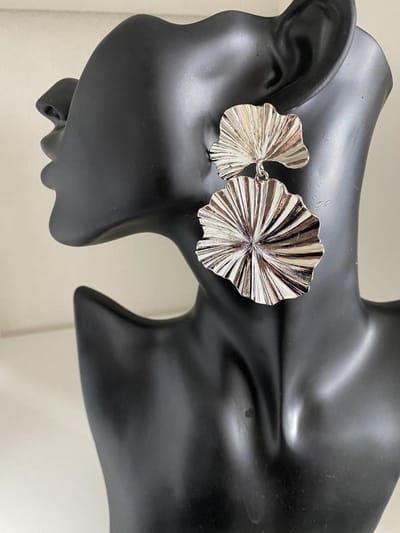 Oorbellen Coral Flower | Make up | Parfum | Moederdag | Verjaardagscadeau| Cadeautje| Valentijnsdag| Kado | sieraden | vaderdag | oorbellen | oorsieraden