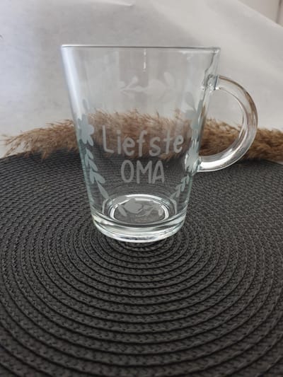 Mint11 - Theeglas tekst liefste oma - Moederdagcadeau - verjaardag cadeau - cadeau voor haar