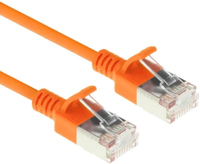 ACT Oranje 0,5 meter LSZH U/FTP CAT6A datacenter slimline patchkabel snagless met RJ45 connectoren