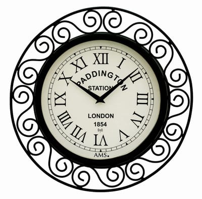 AMS F5589 - Wandklok - Analoog - Radiogestuurde tijdsaanduiding - Rond - Metaal - Kunststof - Mineraal Glas - Romeinse Cijfers - Zwart - Wit