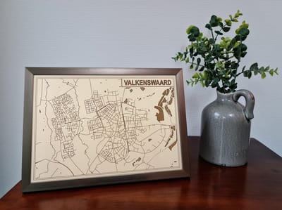Decoratief Beeld - Houten Van Valkenswaard - Hout - Bekroned - Bruin - 21 X 30 Cm