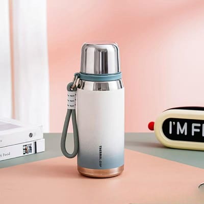 Tasse Thermos en Acier Inoxydable de Haute Qualité avec Grande Capacité Nouveau Style Couleur Dégradée Tendance Portable pour Garçons et Filles 600ml