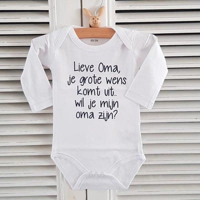 Baby Rompertje met tekst bekendmaking zwangerschap lieve oma je grote wens komt uit wil jij mijn oma zijn ? | lange mouw | wit zwart | maat 74-80|