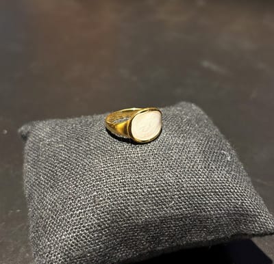 Goudkleurige No-Fade Waterproof Gelaagde Witte Edelsteen Ring - Verstelbaar - 316L RVS