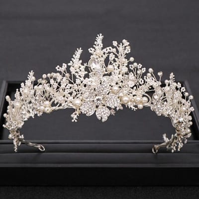 Trendy Bruiloftskroon Handgemaakt Barok Goud Parel Strass Kristallen Kroon Bruiloft Haaraccessoires Kroon Bruids Bruiloftskroon white