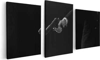 Artaza Canvas Schilderij Drieluik Man met een Pistool in zijn Handen - 120x60 - Foto Op Canvas - Canvas Print