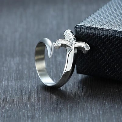 Punk Neo Gotisch Ontwerp Dolk Ring voor Mannen en Vrouwen Creatieve Koperkleur Gebogen Zwaard Ring Opening Verstelbare Maat Sieraden 10 gray