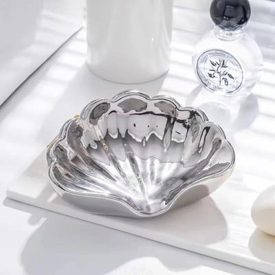 Design Créatif Coquille Plat à Savon en Céramique Accessoires de Salle de Bain Support Savon Égouttoir Élégant Plateau de Table Affichage Maquillage Bijoux 13.8x10x7cm