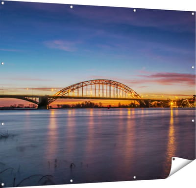 Gards Tuinposter Waalbrug in Nijmegen - 150x120 cm - Tuindoek - Tuindecoratie - Wanddecoratie buiten - Tuinschilderij