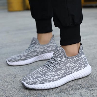 Heren lichtgewicht ademende mesh casual sportschoenen zomer outdoor antislip hardloopschoenen mode student veelzijdige sneakers 43 black