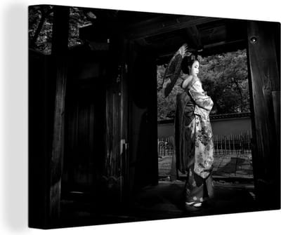 Canvas schilderij 150x100 cm - Wanddecoratie Geisha bij Gion in Japan - zwart wit - Muurdecoratie woonkamer - Slaapkamer decoratie - Kamer accessoires - Schilderijen