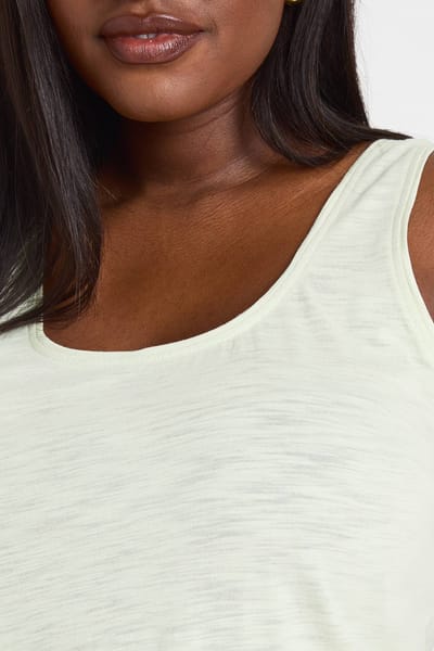 boohoo Dames Plus Scoop Hals Doorschijnend Vest Top | Licht Kaki | Maat: 44