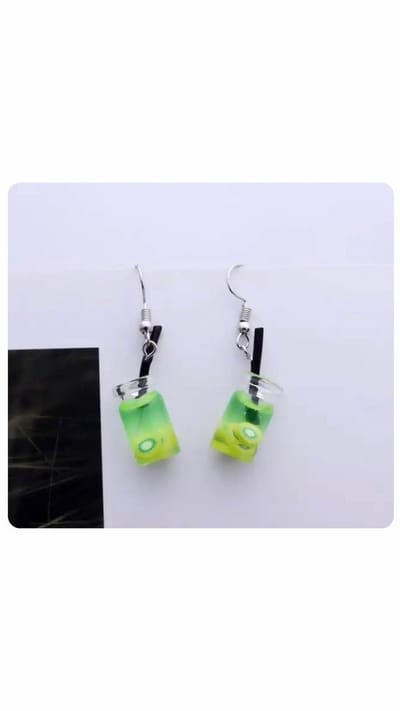 Akyol - cocktail oorbellen – Oorbellen dames - oorbellen meisjes - Oorhangers dames - leuke groene oorbellen - Sieraad- drankjes oorbellen - oorbellen cadeau - verjaardag - grappige oorhangers - Valentijn cadeau