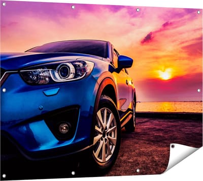Gards Tuinposter Blauwe Sportwagen Auto bij Zonsondergang - 120x90 cm - Tuindoek - Tuindecoratie - Wanddecoratie buiten - Tuinschilderij