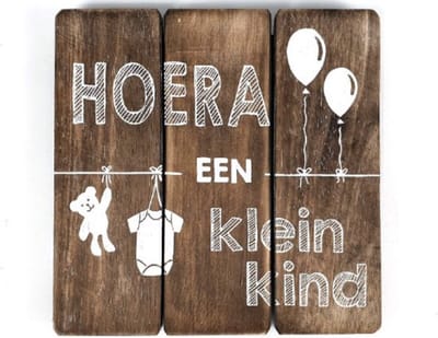Tekstbord Hoera een kleinkind naturel 20x20 cm