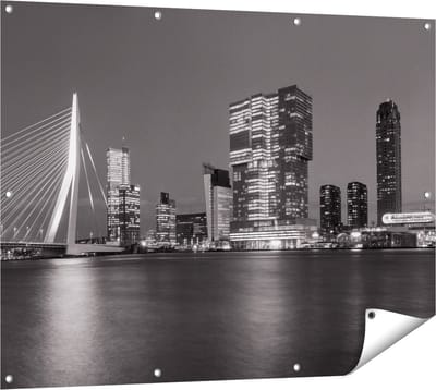 Gards Tuinposter Rotterdamse Skyline - Zwart Wit - 120x90 cm - Tuindoek - Tuindecoratie - Wanddecoratie buiten - Tuinschilderij