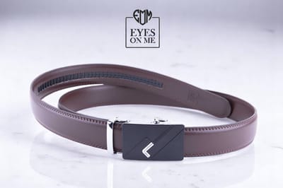 Bruine lederen riem zonder gaatjes met automatische gesp voor heren ( model C009 )