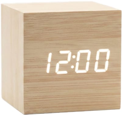 TIN-IN Digitale Tafelklok - Bureauklok met Houtlook- Wooden look - Licht hout + Witte cijfers - Wekker - Slaapkamer en Bureau